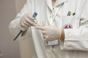 doctor committing medical malpractice